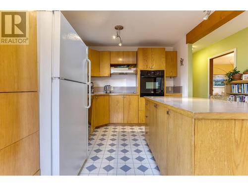 807 Observatory Street, Nelson, BC - Indoor Photo Showing Kitchen