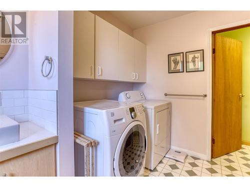 807 Observatory Street, Nelson, BC - Indoor Photo Showing Laundry Room