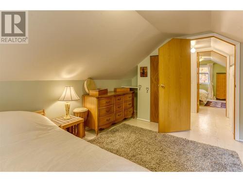 807 Observatory Street, Nelson, BC - Indoor Photo Showing Bedroom