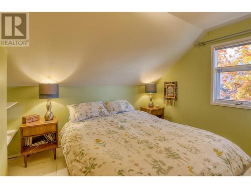 807 Observatory Street, Nelson, BC - Indoor Photo Showing Bedroom