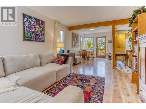 807 Observatory Street, Nelson, BC - Indoor Photo Showing Living Room