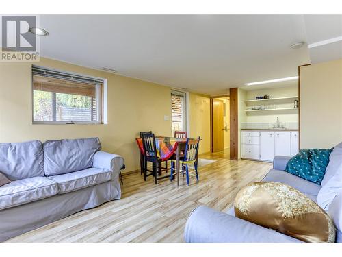 807 Observatory Street, Nelson, BC - Indoor Photo Showing Living Room