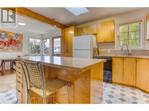 807 Observatory Street, Nelson, BC - Indoor Photo Showing Kitchen With Double Sink