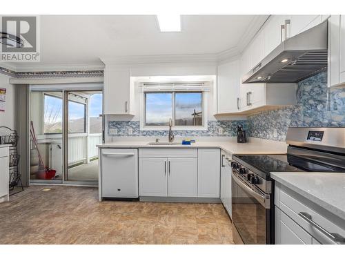 Main Kitchen - 1730 Simpson Court, Kelowna, BC - Indoor Photo Showing Kitchen With Upgraded Kitchen