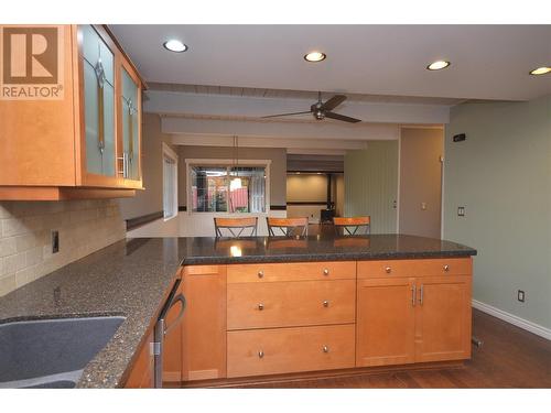 575 Bx Road, Vernon, BC - Indoor Photo Showing Kitchen