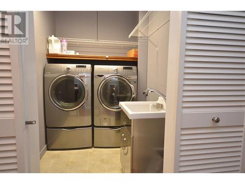 575 Bx Road, Vernon, BC - Indoor Photo Showing Laundry Room