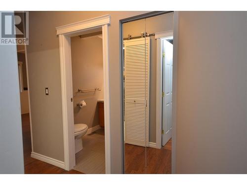 575 Bx Road, Vernon, BC - Indoor Photo Showing Bathroom