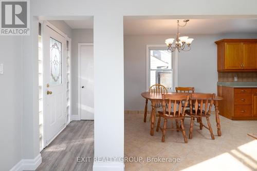 174 Dixon Drive, Quinte West, ON - Indoor Photo Showing Dining Room