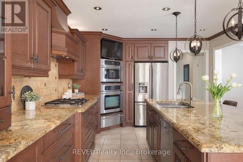 13 Chessington Street, St. Catharines (453 - Grapeview), ON - Indoor Photo Showing Kitchen With Stainless Steel Kitchen With Double Sink With Upgraded Kitchen