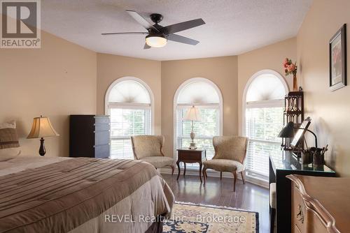 13 Chessington Street, St. Catharines (453 - Grapeview), ON - Indoor Photo Showing Bedroom