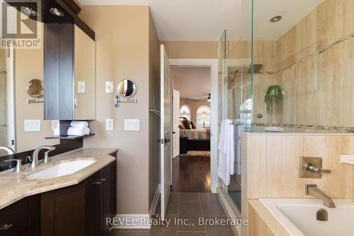 13 Chessington Street, St. Catharines (453 - Grapeview), ON - Indoor Photo Showing Bathroom