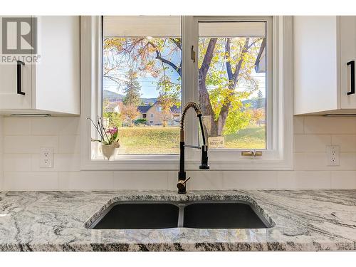 1523 Sunridge Court, Kelowna, BC - Indoor Photo Showing Kitchen With Double Sink