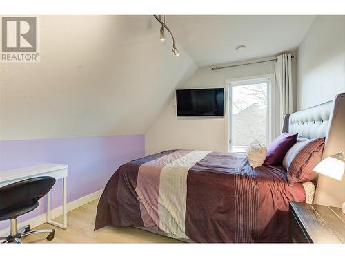 1523 Sunridge Court, Kelowna, BC - Indoor Photo Showing Bedroom