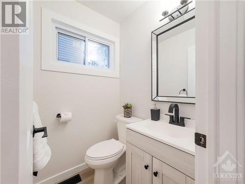 272 Cote Royale Crescent, Ottawa, ON - Indoor Photo Showing Bathroom