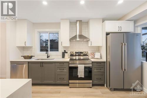 272 Cote Royale Crescent, Ottawa, ON - Indoor Photo Showing Kitchen With Upgraded Kitchen