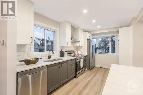 272 Cote Royale Crescent, Ottawa, ON - Indoor Photo Showing Kitchen