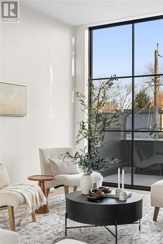 246 Byron Avenue, Ottawa, ON - Indoor Photo Showing Living Room