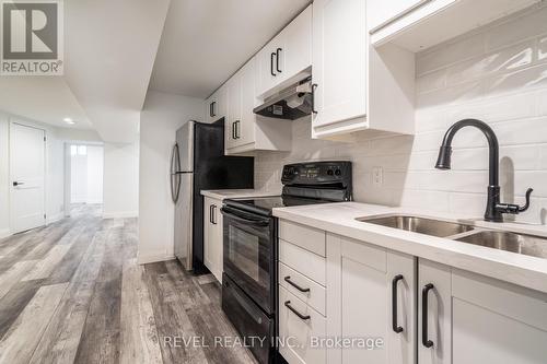 3 - 27 Grove Street, Hamilton, ON - Indoor Photo Showing Kitchen With Double Sink