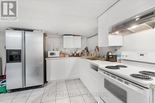 770 Barton Street E, Hamilton, ON - Indoor Photo Showing Kitchen