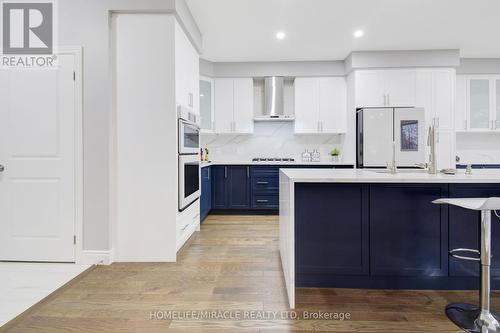 224 Freure Drive, Cambridge, ON - Indoor Photo Showing Kitchen With Upgraded Kitchen