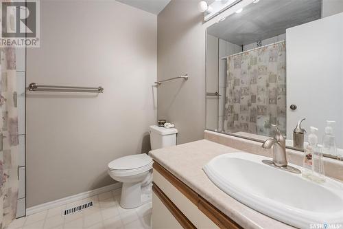 1929 Mckercher Drive, Saskatoon, SK - Indoor Photo Showing Bathroom