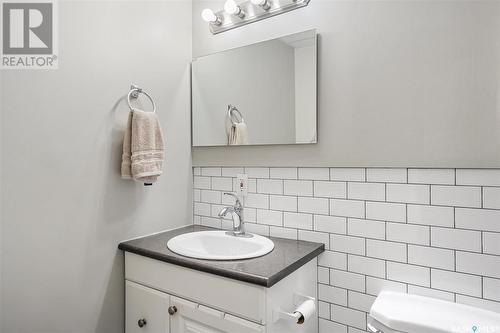 1929 Mckercher Drive, Saskatoon, SK - Indoor Photo Showing Bathroom