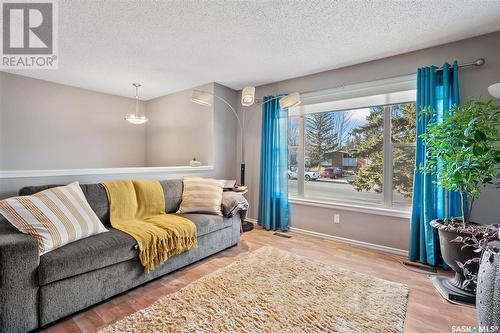 1929 Mckercher Drive, Saskatoon, SK - Indoor Photo Showing Living Room