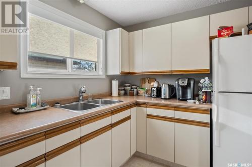 1929 Mckercher Drive, Saskatoon, SK - Indoor Photo Showing Kitchen With Double Sink