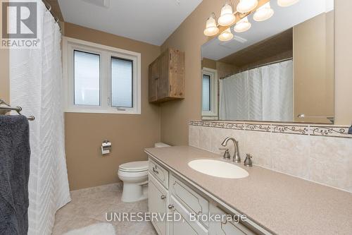 640 Pineridge Road, Waterloo, ON - Indoor Photo Showing Bathroom