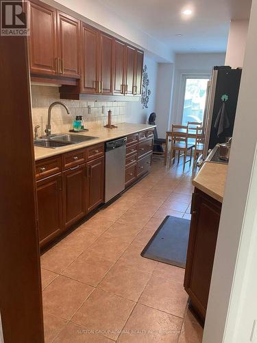 21 Miriam Garden Way, Vaughan, ON - Indoor Photo Showing Kitchen With Double Sink