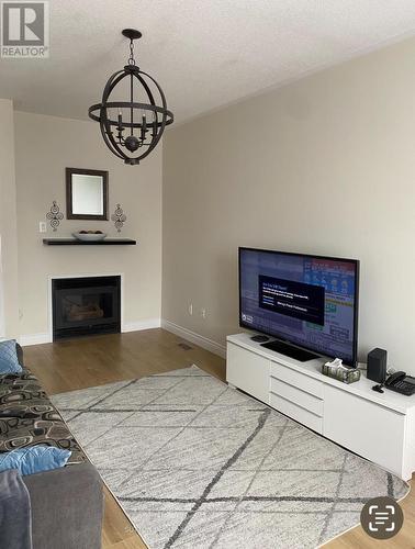 21 Miriam Garden Way, Vaughan, ON - Indoor Photo Showing Living Room With Fireplace