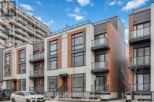 8 David Eyer Road, Richmond Hill, ON - Outdoor With Balcony With Facade