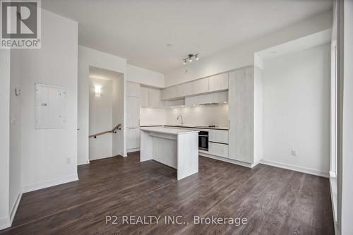 8 David Eyer Road, Richmond Hill, ON - Indoor Photo Showing Kitchen