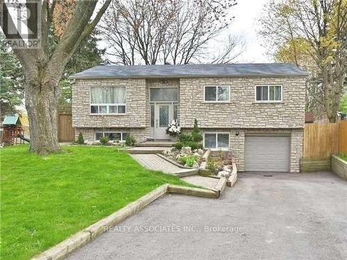 17 Law Crescent S, Richmond Hill, ON - Outdoor