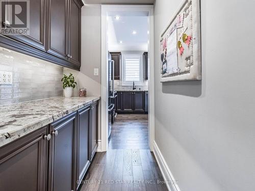 12 Rowley Street, Richmond Hill, ON - Indoor Photo Showing Kitchen With Upgraded Kitchen