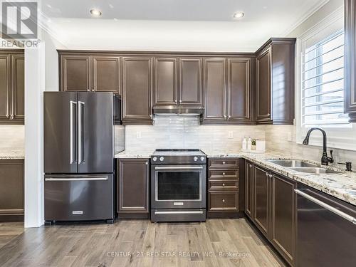 12 Rowley Street, Richmond Hill, ON - Indoor Photo Showing Kitchen With Stainless Steel Kitchen With Double Sink With Upgraded Kitchen