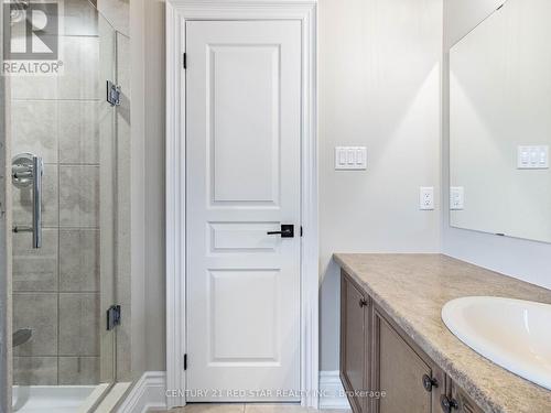 12 Rowley Street, Richmond Hill, ON - Indoor Photo Showing Bathroom