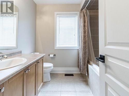 12 Rowley Street, Richmond Hill, ON - Indoor Photo Showing Bathroom