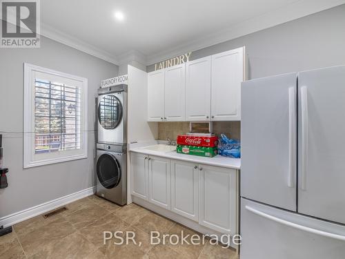 3965 Algoma Avenue, Innisfil, ON - Indoor Photo Showing Laundry Room