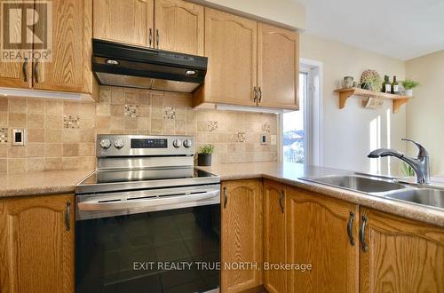 1321 Vincent Crescent, Innisfil, ON - Indoor Photo Showing Kitchen With Double Sink