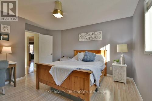 1321 Vincent Crescent, Innisfil, ON - Indoor Photo Showing Bedroom