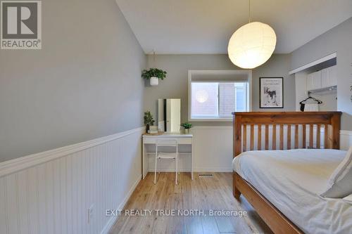 1321 Vincent Crescent, Innisfil, ON - Indoor Photo Showing Bedroom