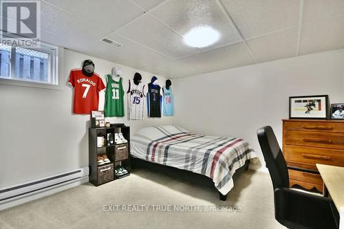 1321 Vincent Crescent, Innisfil, ON - Indoor Photo Showing Bedroom