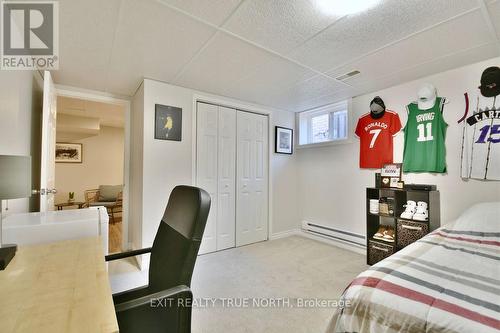 1321 Vincent Crescent, Innisfil, ON - Indoor Photo Showing Bedroom