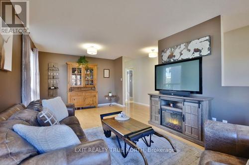 1321 Vincent Crescent, Innisfil, ON - Indoor Photo Showing Living Room With Fireplace