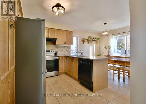 1321 Vincent Crescent, Innisfil, ON - Indoor Photo Showing Kitchen With Double Sink