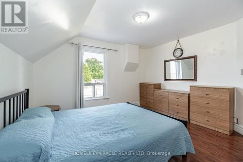 434 Ferguson Avenue N, Hamilton, ON - Indoor Photo Showing Bedroom