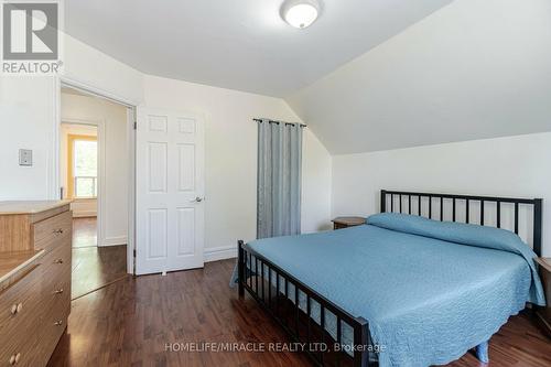 434 Ferguson Avenue N, Hamilton, ON - Indoor Photo Showing Bedroom