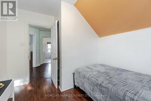 434 Ferguson Avenue N, Hamilton, ON - Indoor Photo Showing Bedroom