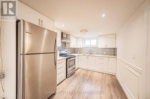 58 Collins Crescent, Aurora, ON - Indoor Photo Showing Kitchen